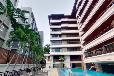 Apartamento de 2 habitaciones en Pattaya, Tailandia № 159747 - foto 11