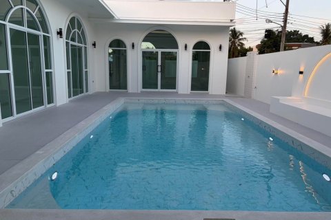Villa in Pattaya, Thailand 4 Schlafzimmer № 159885 - Foto 2