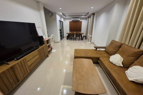 Villa in Pattaya, Thailand 3 Schlafzimmer № 159884 - Foto 4