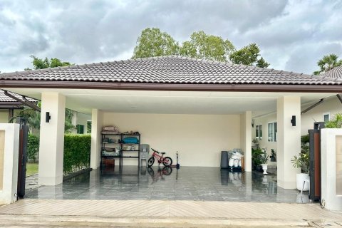 Chalet de 6 dormitorios en Pattaya, Tailandia № 159879 - foto 7