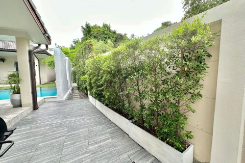 Chalet de 6 dormitorios en Pattaya, Tailandia № 159879 - foto 6