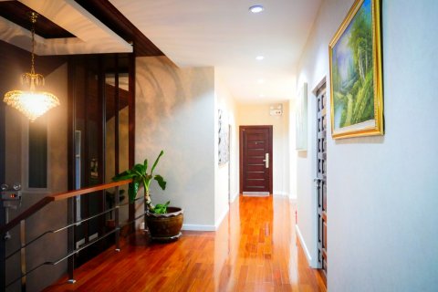 Casa de 5 dormitorios en Pattaya, Tailandia № 9081 - foto 15