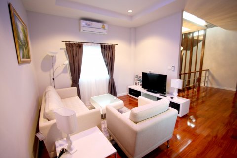 Casa de 5 dormitorios en Pattaya, Tailandia № 9081 - foto 19