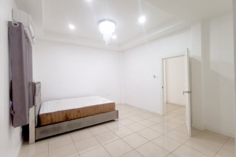 Haus in Chon Buri, Thailand 3 Schlafzimmer № 9082 - Foto 15