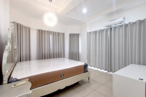 Haus in Chon Buri, Thailand 3 Schlafzimmer № 9082 - Foto 14