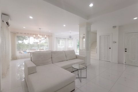 Haus in Chon Buri, Thailand 3 Schlafzimmer № 9082 - Foto 9