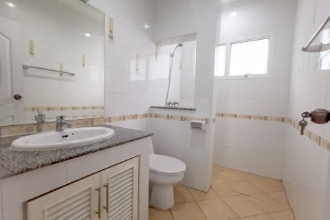 Haus in Chon Buri, Thailand 3 Schlafzimmer № 9082 - Foto 21