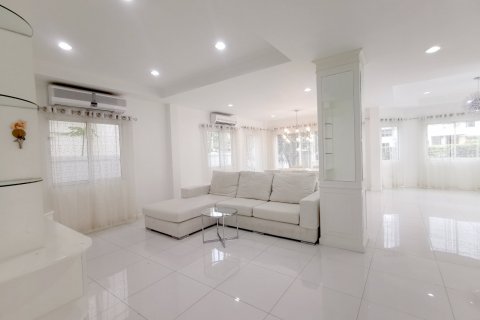Haus in Chon Buri, Thailand 3 Schlafzimmer № 9082 - Foto 6