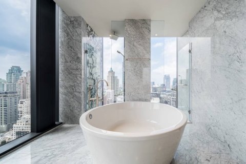 Ático de 3 dormitorios en Bangkok, Tailandia № 180870 - foto 12