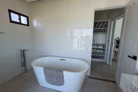 Villa in Hua Hin, Thailand 3 Schlafzimmer № 222585 - Foto 14