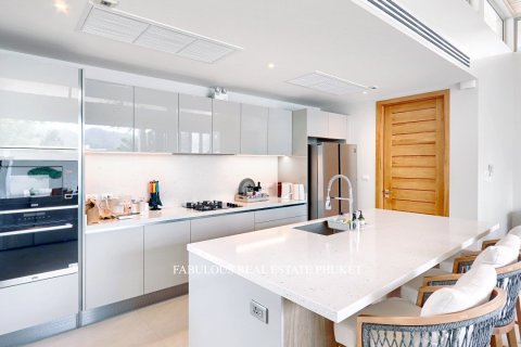 Chalet de 3 dormitorios en Bang Tao, Tailandia № 179657 - foto 9
