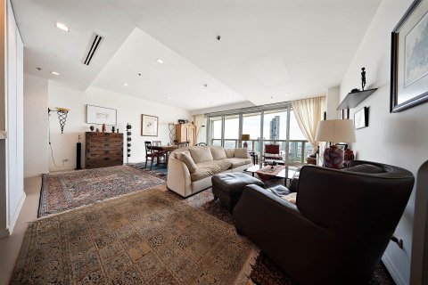 Condominio de 3 dormitorios en Khlong San, Bangkok, Tailandia № 136663 - foto 2