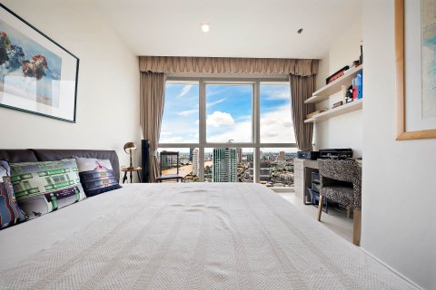 Condominio de 3 dormitorios en Khlong San, Bangkok, Tailandia № 136663 - foto 16