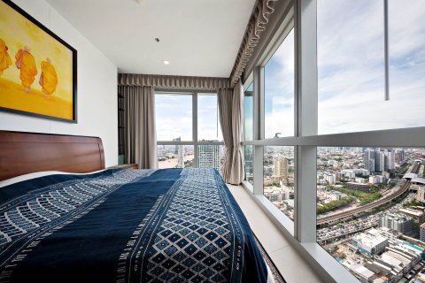 Condominio de 3 dormitorios en Khlong San, Bangkok, Tailandia № 136663 - foto 18