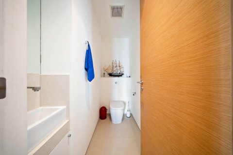 Condominio de 3 dormitorios en Khlong San, Bangkok, Tailandia № 136663 - foto 15