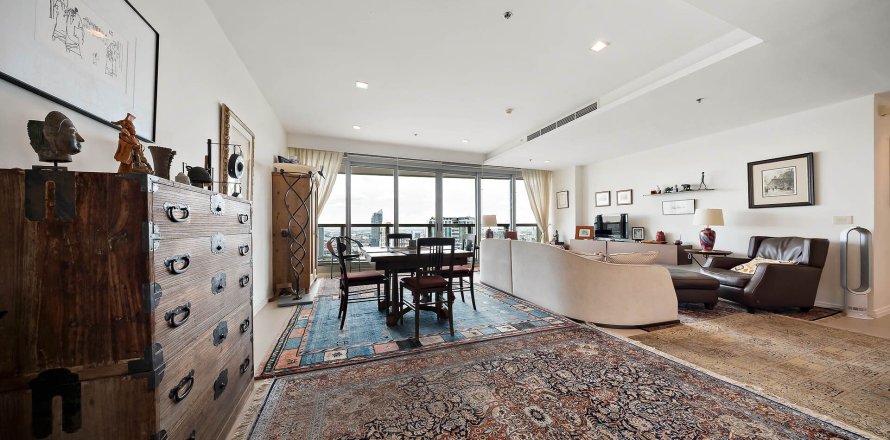 Condominio de 3 dormitorios en Khlong San, Bangkok, Tailandia № 136663