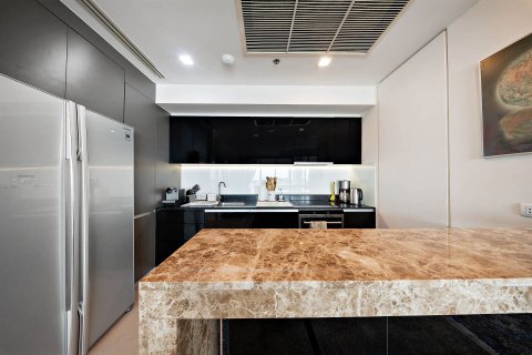 Condominio de 3 dormitorios en Khlong San, Bangkok, Tailandia № 136663 - foto 8