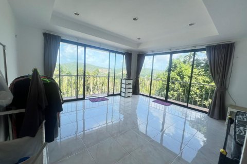 Chalet de 4 dormitorios en Ko Samui, Tailandia № 160618 - foto 15