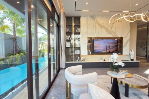 Chalet de 4 dormitorios en Sattahip, Tailandia № 146886 - foto 2