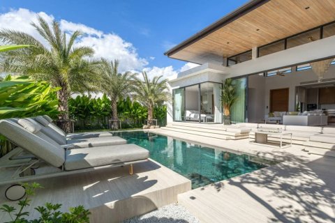 Chalet de 3 dormitorios en Phuket, Tailandia № 146882 - foto 2