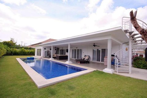 Casa de 3 dormitorios en Hua Hin, Tailandia № 66844 - foto 4