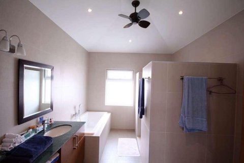 Casa de 3 dormitorios en Hua Hin, Tailandia № 66844 - foto 14