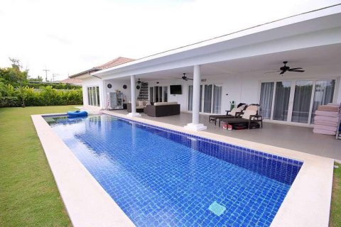 Casa de 3 dormitorios en Hua Hin, Tailandia № 66844