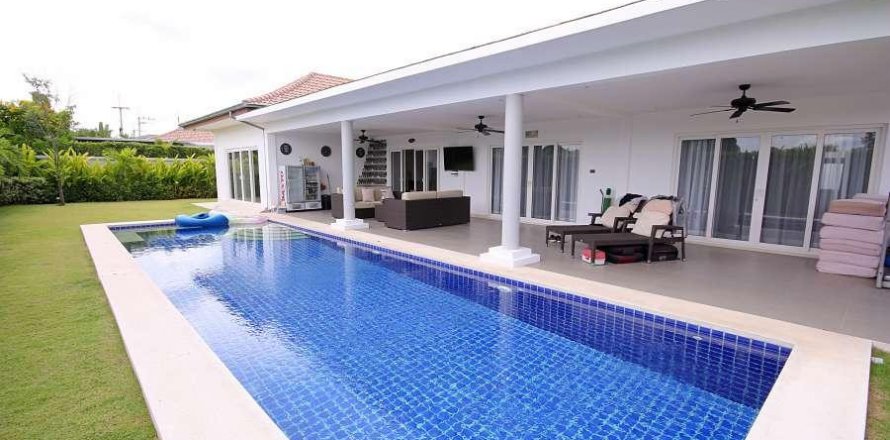 Casa de 3 dormitorios en Hua Hin, Tailandia № 66844