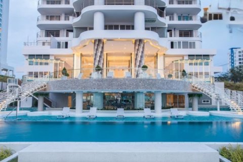 Condo in Pattaya, Thailand, 2 bedrooms  № 157685