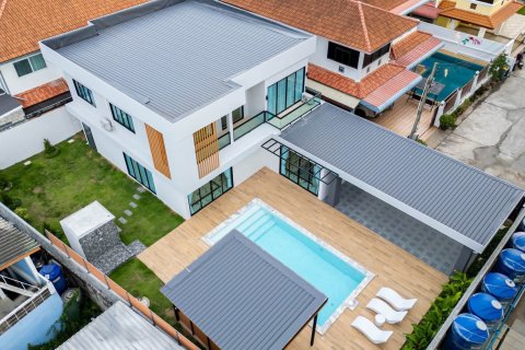 Villa in Pattaya, Thailand 5 bedrooms № 167802
