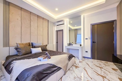 Villa in Pattaya, Thailand 5 Schlafzimmer № 167802 - Foto 15