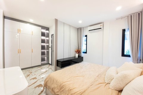 Villa in Pattaya, Thailand 5 Schlafzimmer № 167802 - Foto 9