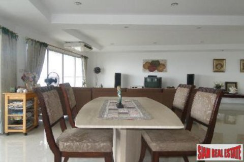 Apartamento de 3 dormitorios en Hua Hin, Tailandia № 202499 - foto 4