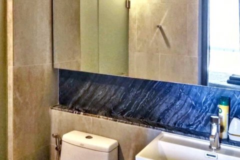 Condominio de 1 dormitorio en Khlong Toei, Bangkok, Tailandia № 144610 - foto 8