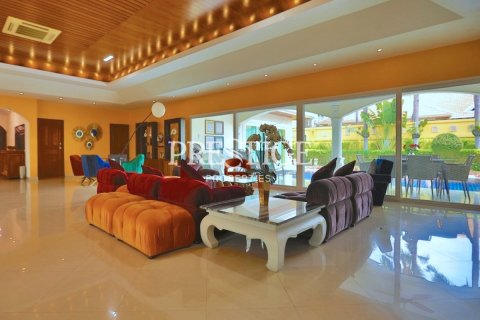 Haus in Pattaya, Thailand 4 Schlafzimmer № 198467 - Foto 4