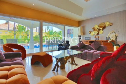 Haus in Pattaya, Thailand 4 Schlafzimmer № 198467 - Foto 5