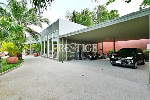 House in Pattaya, Thailand 4 bedrooms № 198473 - photo 28