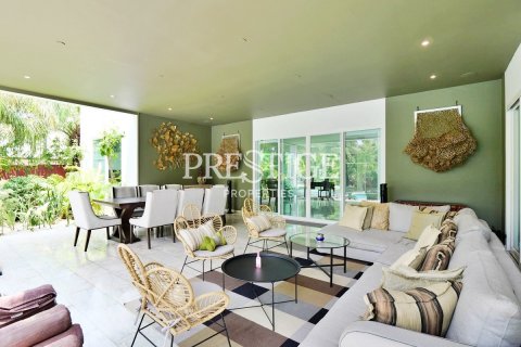 House in Pattaya, Thailand 4 bedrooms № 198473 - photo 26