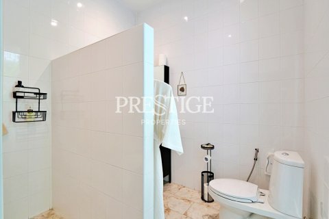 House in Pattaya, Thailand 4 bedrooms № 198473 - photo 15
