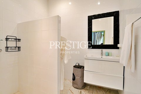 House in Pattaya, Thailand 4 bedrooms № 198473 - photo 14