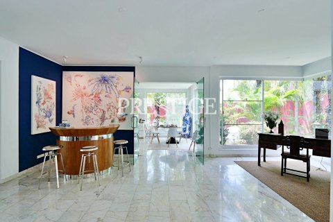 House in Pattaya, Thailand 4 bedrooms № 198473 - photo 6