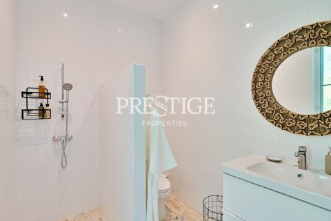 House in Pattaya, Thailand 4 bedrooms № 198473 - photo 25