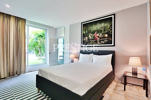 House in Pattaya, Thailand 4 bedrooms № 198473 - photo 23