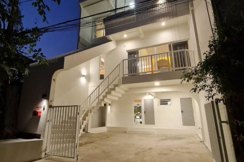 Casa de 4 dormitorios en Bangkok, Tailandia № 157642 - foto 3