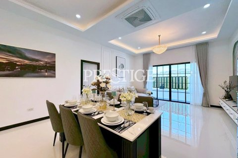 House in Pattaya, Thailand 3 bedrooms № 197875 - photo 9
