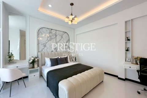 House in Pattaya, Thailand 3 bedrooms № 197875 - photo 15