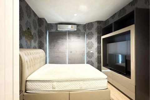 Estudio en el condominio en Bang Kapi, Bangkok, Tailandia № 156903 - foto 2