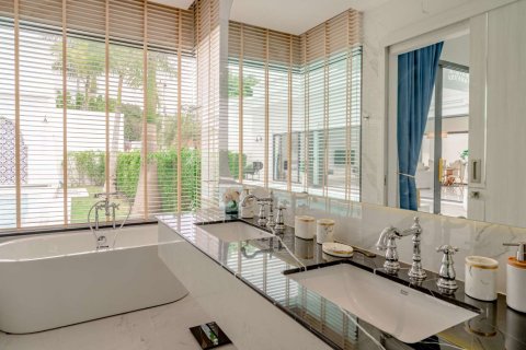 Chalet de 3 dormitorios en Bang Tao, Tailandia № 166455 - foto 17