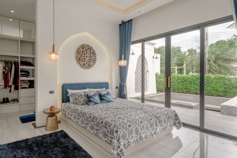 Chalet de 3 dormitorios en Bang Tao, Tailandia № 166455 - foto 23