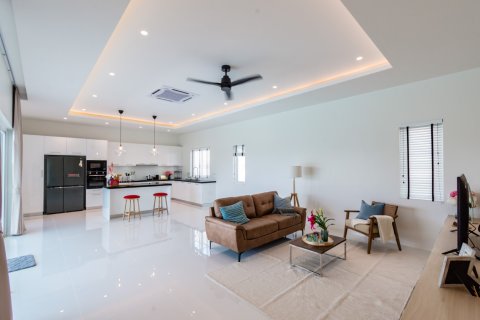 Chalet de 3 dormitorios en Hua Hin, Tailandia № 166456 - foto 2